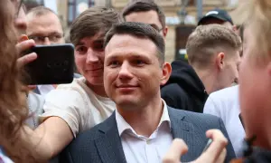 Czy Mentzen jest prawnikiem? Poznaj jego kwalifikacje i usługi