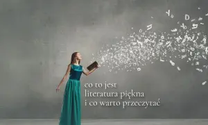 Dziewczyna w sukni wypuszcza z książki litery. Co to literatura piękna i co warto przeczytać?