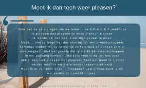 Tekst over stoppen met pleasen, met een strand op de achtergrond. De vraag is: "Moet ik dan toch weer pleasen?