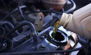 Jaki olej do Renault Clio 3 1.2 benzyna, aby uniknąć kosztownych napraw?