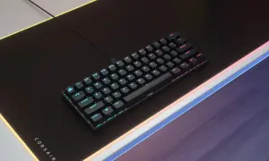 Teclado mecánico compacto con retroiluminación RGB, ideal para gaming. ¡Descubre teclados para el móvil gratis y mejora tu experiencia!