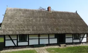 Skansen Nadole: Odkryj fascynującą historię i atrakcje turystyczne