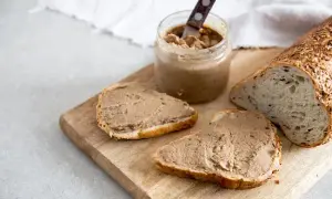 Kaloryczność kanapki z pasztetem: Ile kcal ma Twoja przekąska?