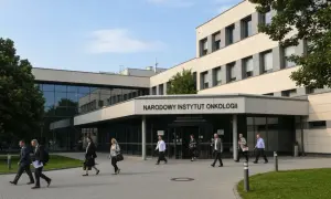 Prof. Mariusz Jóźwiak: Gdzie przyjmuje chirurg onkolog w Łodzi (NFZ/prywatnie)?