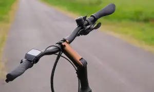 Jak ustawić kierownicę w rowerze, by poprawić komfort i bezpieczeństwo jazdy