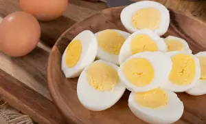 Jajko na twardo: Ile kalorii? Wartości, dieta, cholesterol