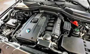 Silnik e61 bmw, czysty i zadbany, gotowy do jazdy.