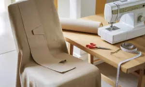 Jak uszyć pokrowiec na krzesło? Odmień meble DIY i oszczędź!