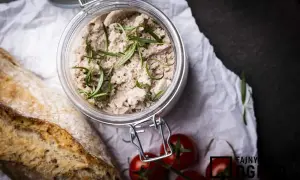 Domowa kiełbasa w słoiku z łopatki: przepis krok po kroku