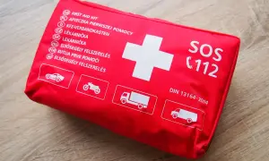 Apteczka: Co musisz mieć? Dom, auto, podróż pełna lista!