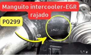 Manguito intercooler-EGR rajado en Volkswagen, causa del DTC P029900.