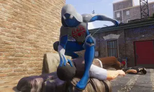 Spider-Man w nowym stroju obezwładnia przeciwnika. Wskazówki do gry Spider-Man 2 poradnik.