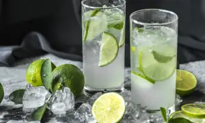 Pyszne drinki z syropem mojito – przepisy na orzeźwiające koktajle