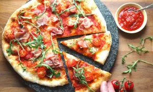 Pizza domowa jak z pizzerii? Odkryj sekrety perfekcji!