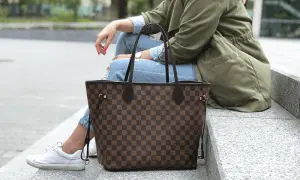Ile kosztuje torebka Louis Vuitton Neverfull? Ceny, które zaskakują