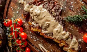 Sauces froides maison pour grillades : sublimez vos viandes cet été !