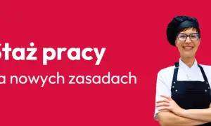 Uśmiechnięta kucharka w czepku i fartuchu zaprasza na staż pracy od 2026 roku na nowych zasadach.