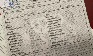 El número de bastidor en la ficha técnica de este Mini es WMWRA310X0T.