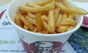 Duże frytki KFC ile gram? Zaskakująca waga i kalorie!