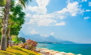 Kemer: Co zwiedzić? Od gór po plaże Twój przewodnik po atrakcjach