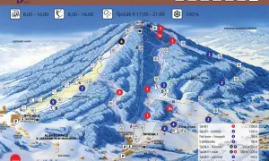 Skikarte des Spicak Skigebiet mit Pisten, Liften und Hütten. Die Karte zeigt die verschiedenen Schwierigkeitsgrade der Abfahrten.