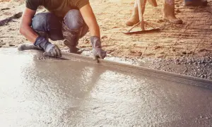 Jak długo schnie cement? Unikaj błędów przy wysychaniu betonu
