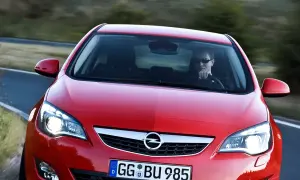 Opel Astra J jaki silnik wybrać, aby uniknąć kosztownych napraw?