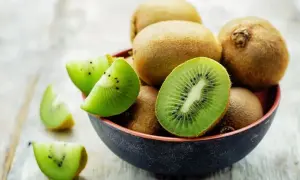 Kiedy jest sezon na kiwi? Sprawdź, kiedy najlepiej kupić świeże owoce