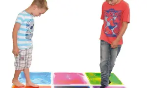 Płytki sensoryczne: Jak wspierają rozwój dzieci i sensoryczną zabawę