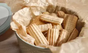 Jak zrobić ciastka z maszynki? Przepis na kruche jak u babci