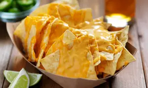 Nachos con queso: La guía para que queden cremosos y crujientes