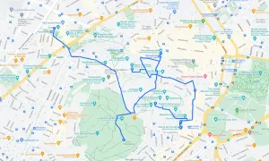 Une balade à Athènes : de la Place Monastiraki à l'Acropole, en passant par le Musée Benaki. Que faire à Athènes ? Explorez l'histoire et la culture !