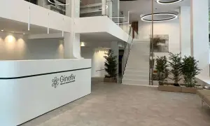 Recepción moderna de Ginefiv, clínica de reproducción asistida. Las opiniones sobre sus servicios son muy positivas.