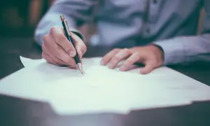 Czy można odstąpić od umowy ubezpieczenia OC? Sprawdź warunki i zasady