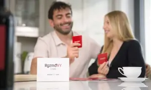 Para o par, o jogo "Rozmowy o nas" to świetny sposób na pogłębienie relacji i odkrycie nowych tematów do rozmów z żoną.