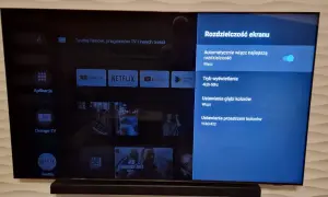 Ustawienia ekranu dekodera 4k multi: rozdzielczość, tryb wyświetlania 4K2K-50Hz, głębia i przestrzeń kolorów.
