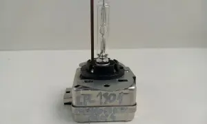 Żarówka xenonowa do Ford Mondeo MK4. Nowa część zamienna, gotowa do montażu.