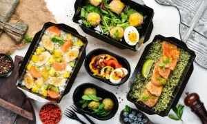 Catering dietetyczny: jak wygląda dostawa i co warto wiedzieć