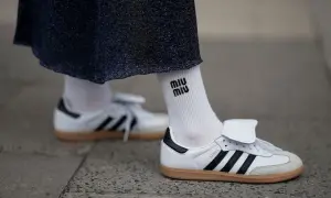 Modne sneakersy 2026 - Jak wybrać i nosić?