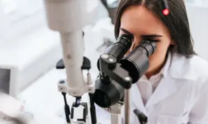 Okulista czy optometrysta? Jak wybrać specjalistę do badania wzroku?