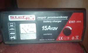 Jaki prostownik z rozruchem do ciągnika? Odpal Diesel bez problemu!