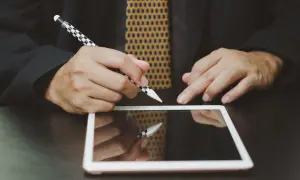 Firma digitale su tablet per procura per locazione immobile fac simile.