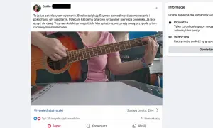 Kobieta gra na gitarze, ucząc się grać. To świetny sposób na rozpoczęcie przygody z tym instrumentem, jak grać na gitarze.