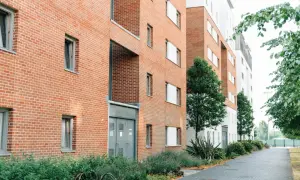 Spółdzielnia mieszkaniowa: Twoje prawa i obowiązki. Czy warto być członkiem?