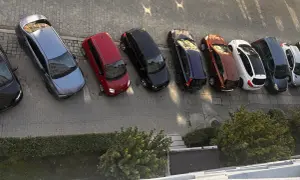 Ile miejsc parkingowych na mieszkanie? Zmiany i Twoje prawa