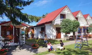 Gdzie szukać noclegów nad morzem? Odkryj najlepsze oferty i porady