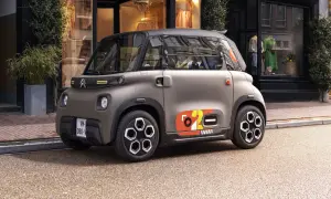Citroën Ami, un veicolo compatto e agile, offre una guida sicura e divertente in città, con un design distintivo.