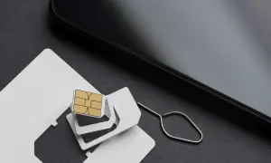 Jaka karta SIM do iPhone 15? Wybierz najlepszą opcję dla siebie
