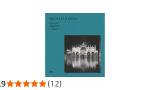 Copertina libro "Venezia. Memorie e Tracce" di Michael Kenna, con foto notturna della Basilica di San Marco riflessa sull'acqua.