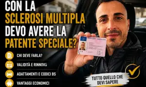 Uomo mostra patente, con testo su sclerosi multipla, patente speciale, scala EDSS e percentuale invalidità.